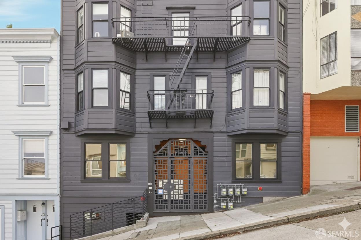 Detail Gallery Image 2 of 25 For 357 Vallejo St #357,  San Francisco,  CA 94133 - 2 Beds | 2 Baths