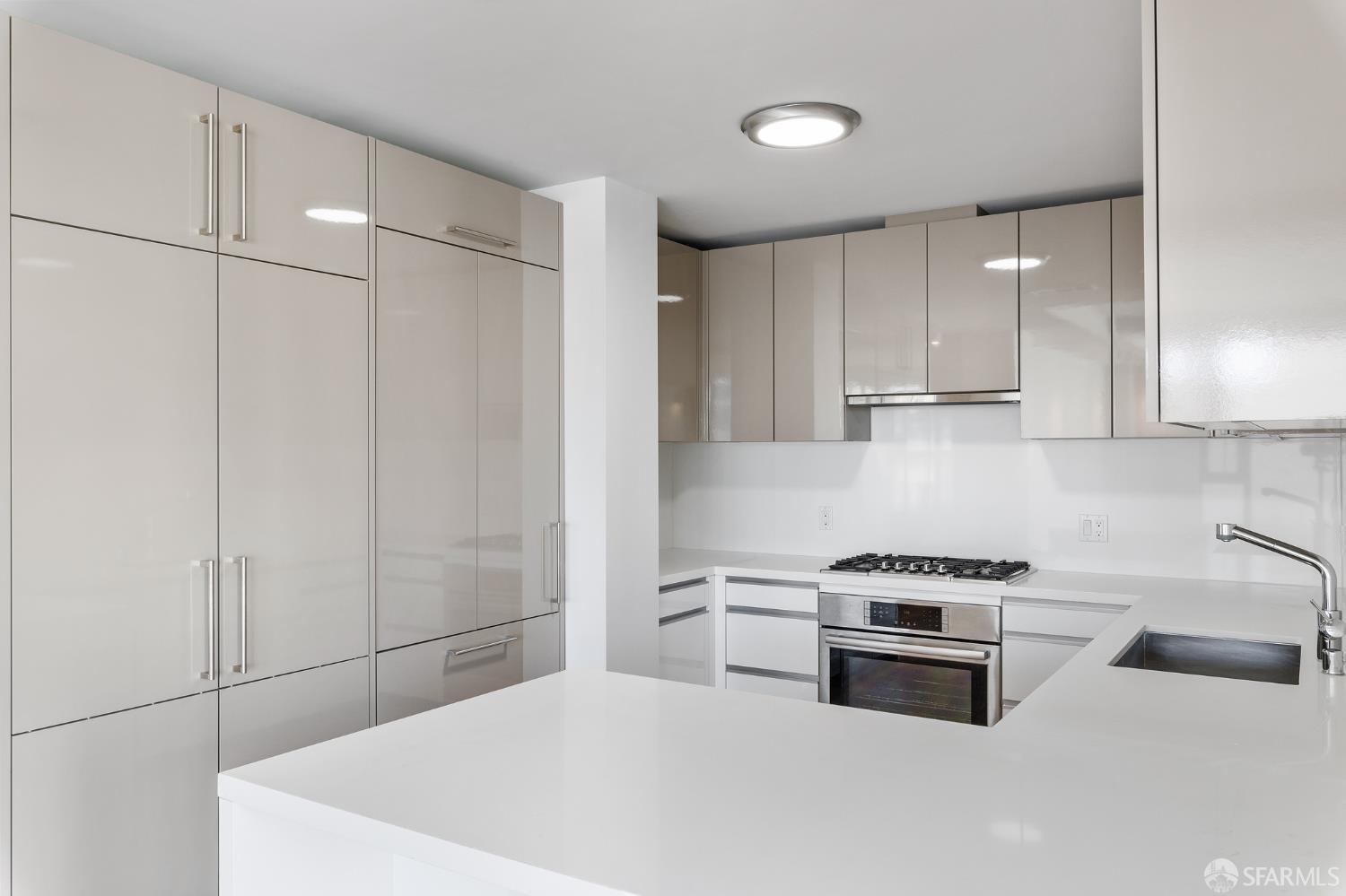 Detail Gallery Image 5 of 20 For 1450 Franklin St #701,  San Francisco,  CA 94109 - 2 Beds | 2 Baths