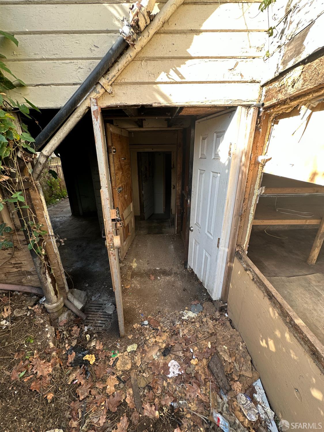 Detail Gallery Image 24 of 30 For 2140 27th Ave, Oakland,  CA 94601 - 2 Beds | 2 Baths