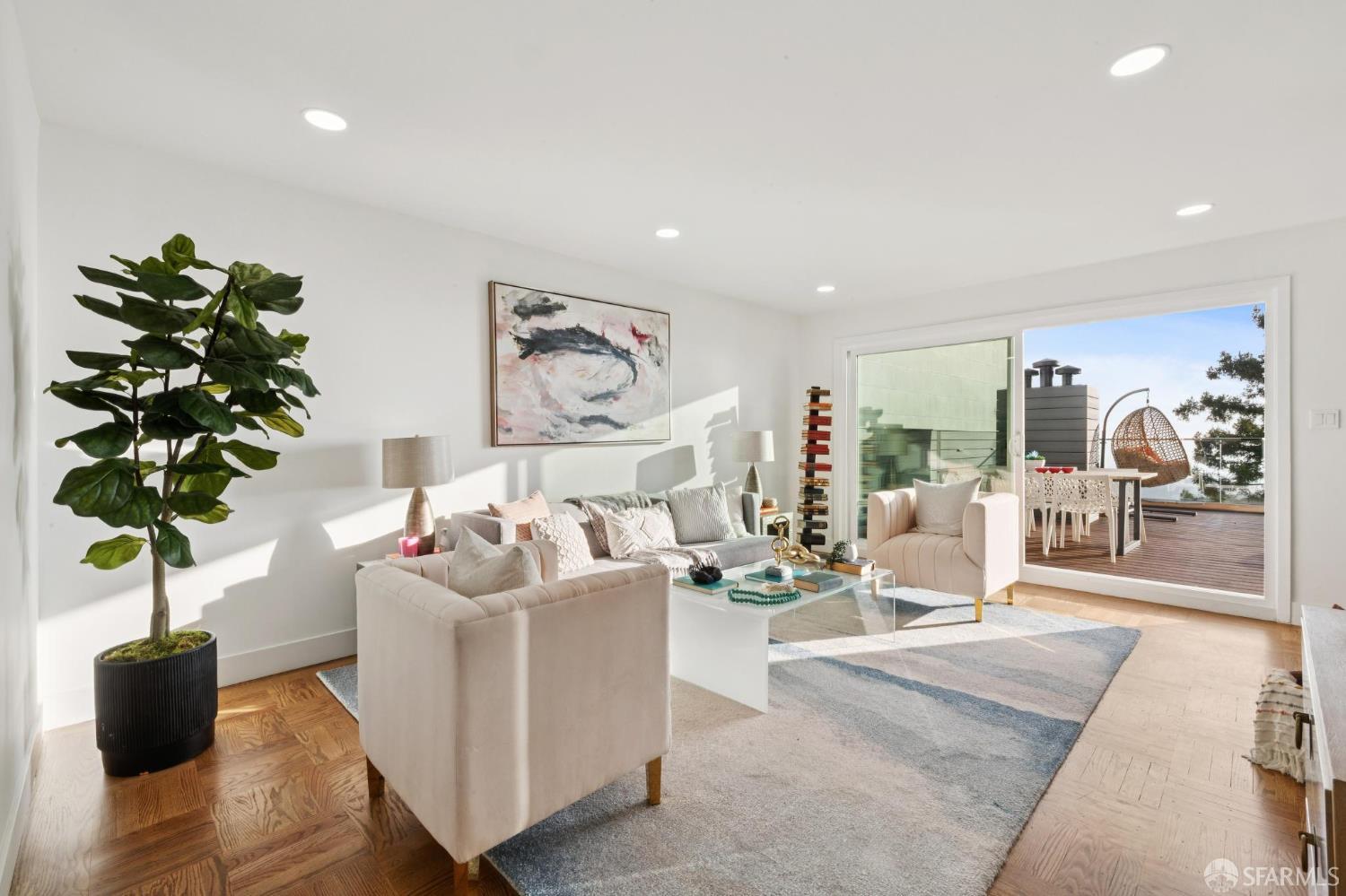 Detail Gallery Image 8 of 43 For 3711 Market St #B,  San Francisco,  CA 94131 - 2 Beds | 1 Baths