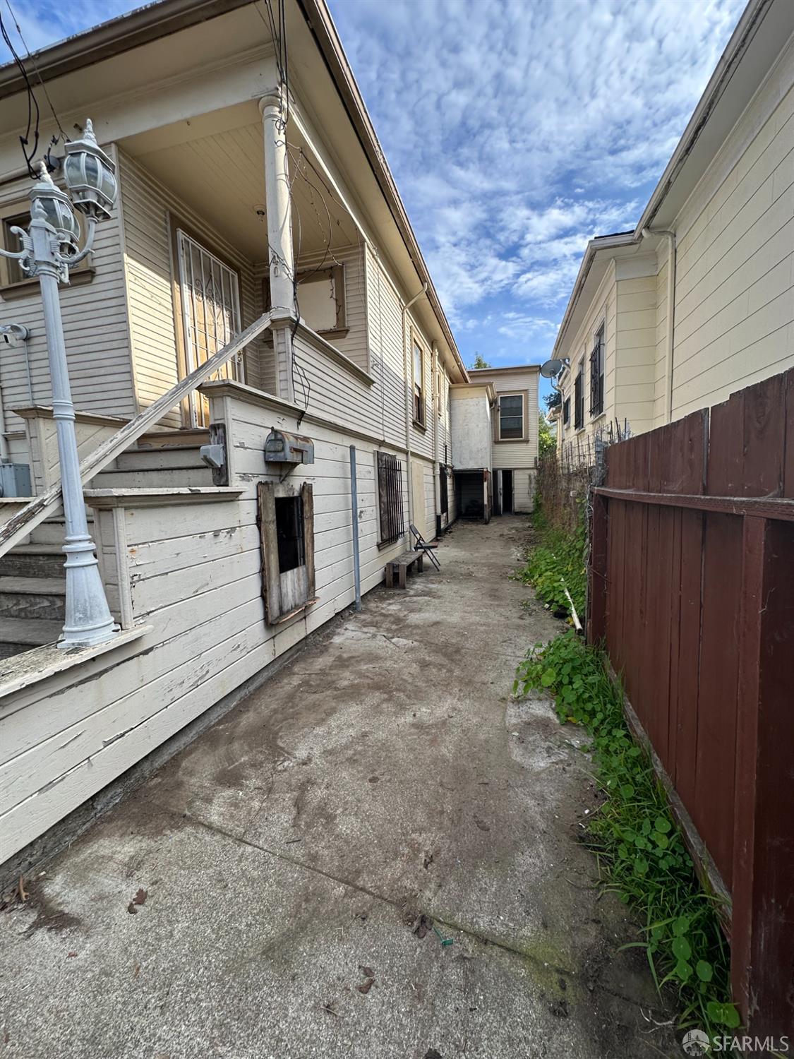 Detail Gallery Image 4 of 30 For 2140 27th Ave, Oakland,  CA 94601 - 2 Beds | 2 Baths