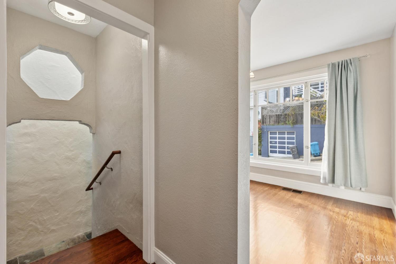 Detail Gallery Image 5 of 25 For 517 Nevada St, San Francisco,  CA 94110 - 4 Beds | 2 Baths