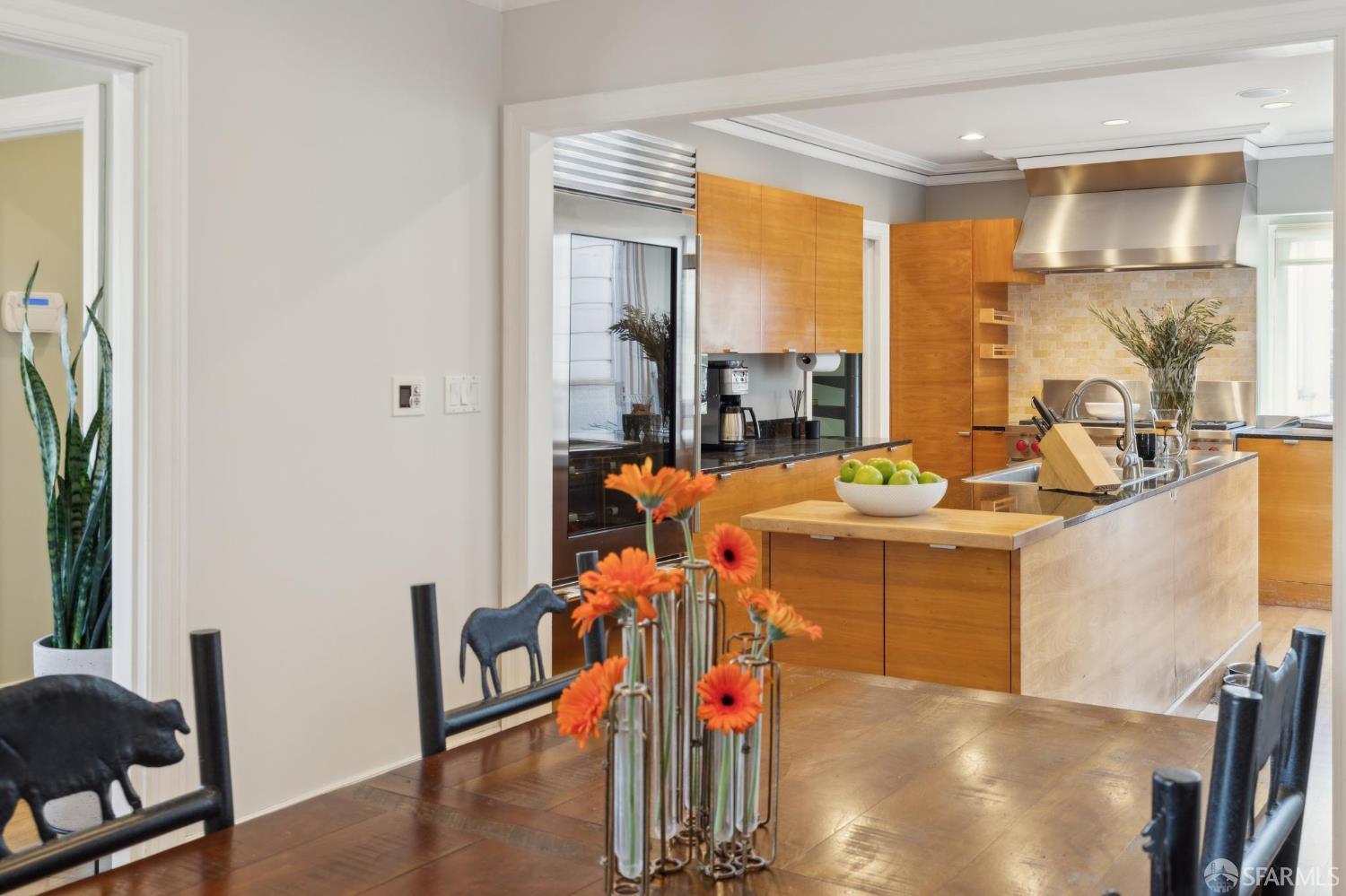 Detail Gallery Image 13 of 71 For 245 Alhambra St, San Francisco,  CA 94123 - 4 Beds | 3/1 Baths