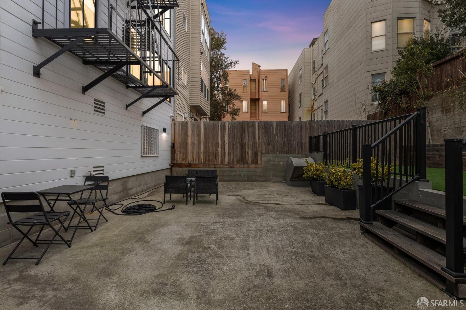 Detail Gallery Image 57 of 62 For 1624 Larkin St #4,  San Francisco,  CA 94109 - 1 Beds | 1 Baths