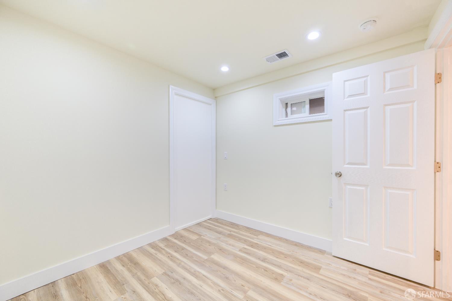 Detail Gallery Image 17 of 37 For 2371 30th Ave, San Francisco,  CA 94116 - 3 Beds | 1 Baths