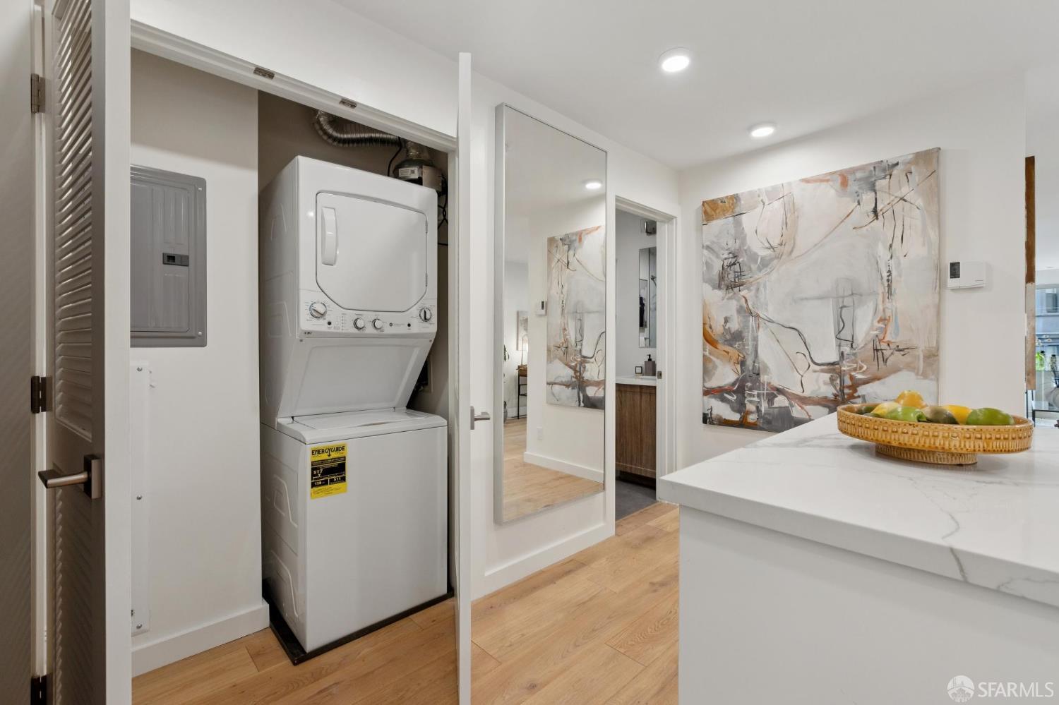 Detail Gallery Image 35 of 62 For 1624 Larkin St #4,  San Francisco,  CA 94109 - 1 Beds | 1 Baths