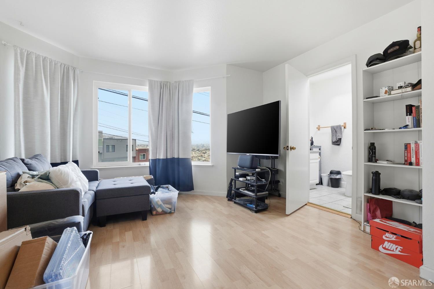 Detail Gallery Image 16 of 38 For 1831 Silliman St, San Francisco,  CA 94134 - 4 Beds | 3 Baths