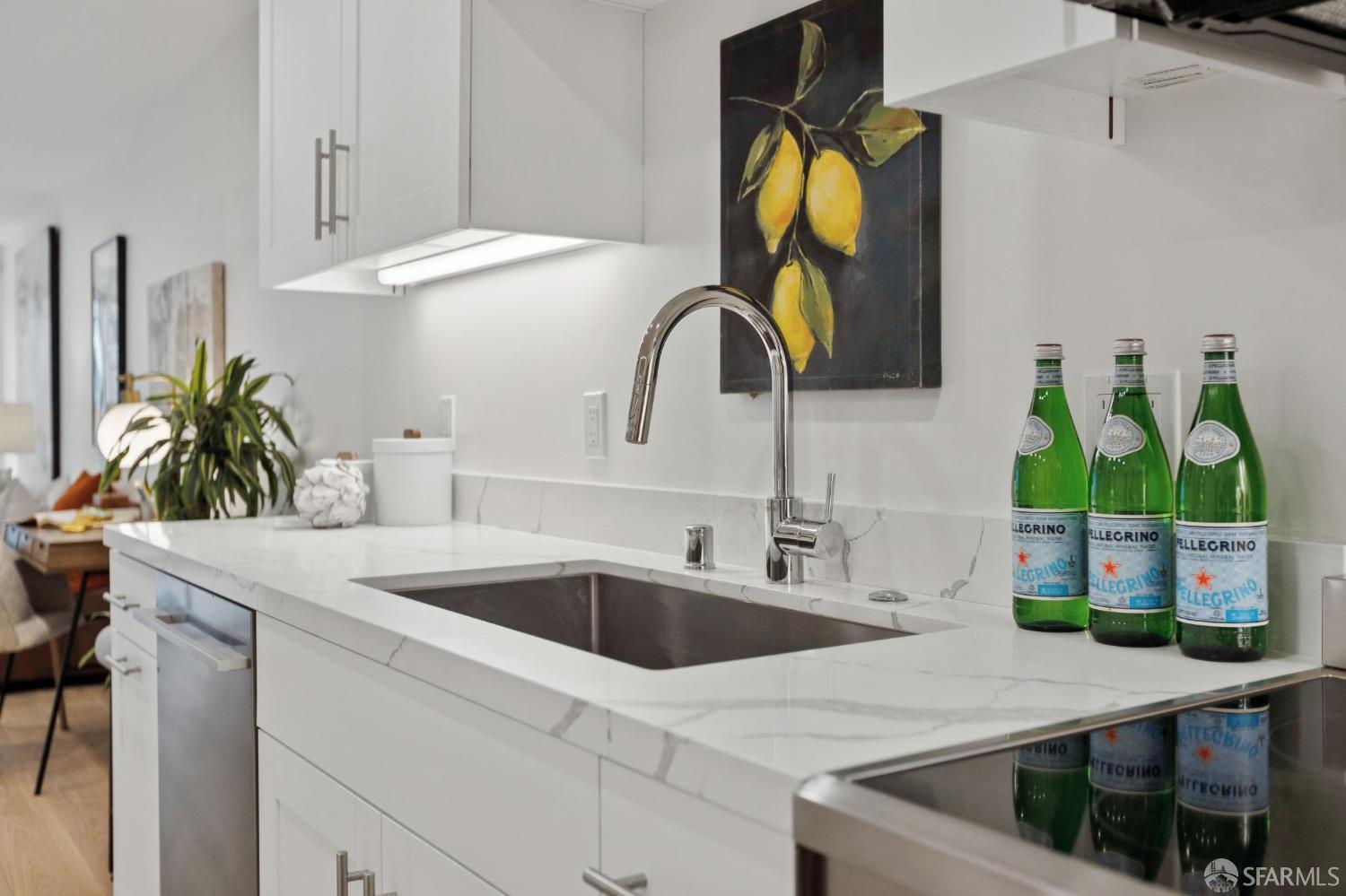 Detail Gallery Image 7 of 62 For 1624 Larkin St #4,  San Francisco,  CA 94109 - 1 Beds | 1 Baths