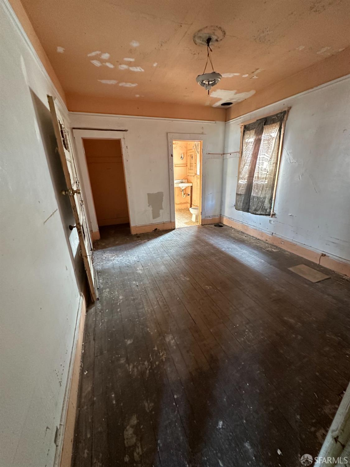 Detail Gallery Image 10 of 30 For 2140 27th Ave, Oakland,  CA 94601 - 2 Beds | 2 Baths