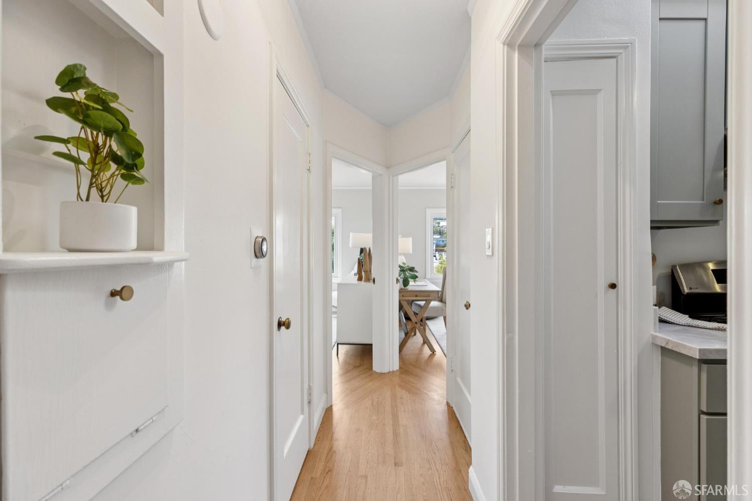 Detail Gallery Image 27 of 53 For 1472 Alemany Blvd, San Francisco,  CA 94112 - 2 Beds | 2 Baths