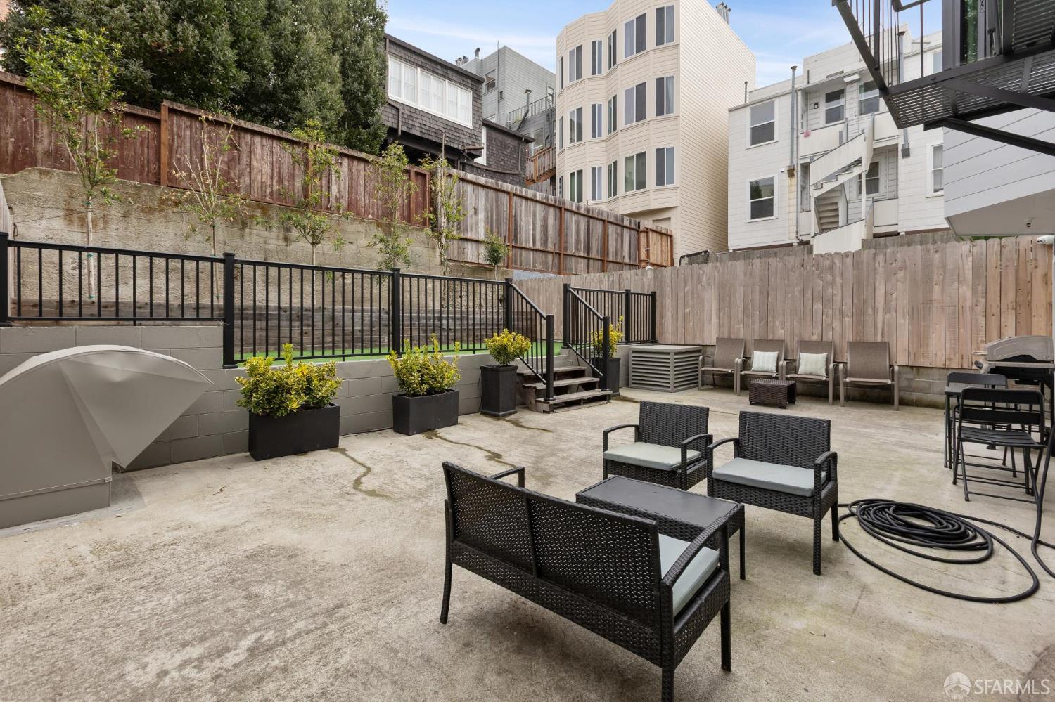 Detail Gallery Image 42 of 62 For 1624 Larkin St #4,  San Francisco,  CA 94109 - 1 Beds | 1 Baths