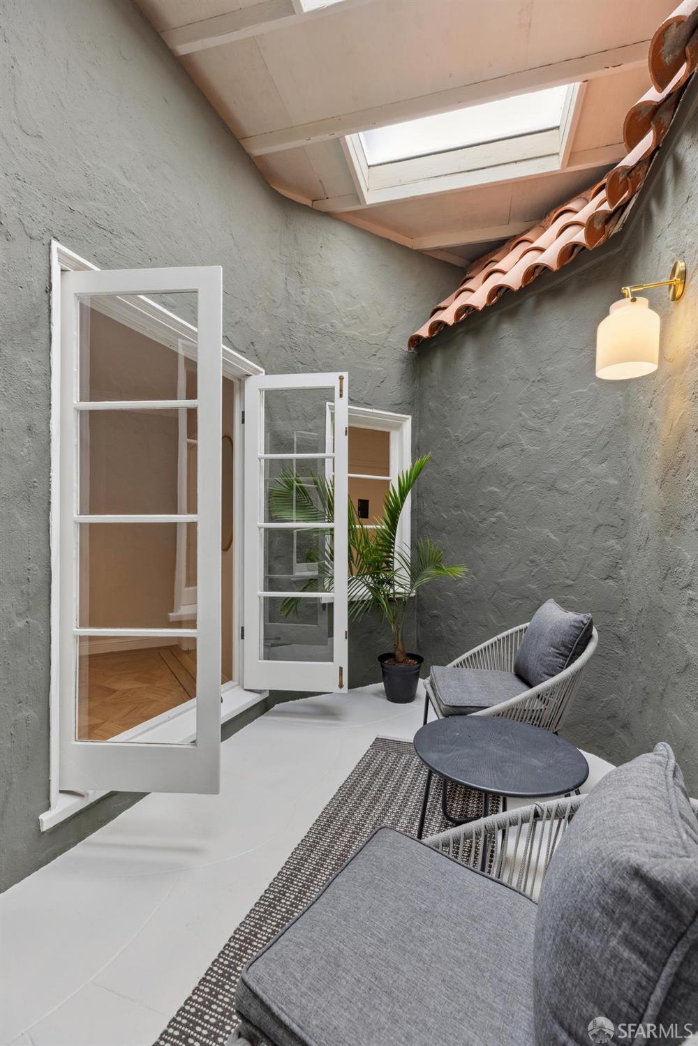 Detail Gallery Image 18 of 53 For 1472 Alemany Blvd, San Francisco,  CA 94112 - 2 Beds | 2 Baths