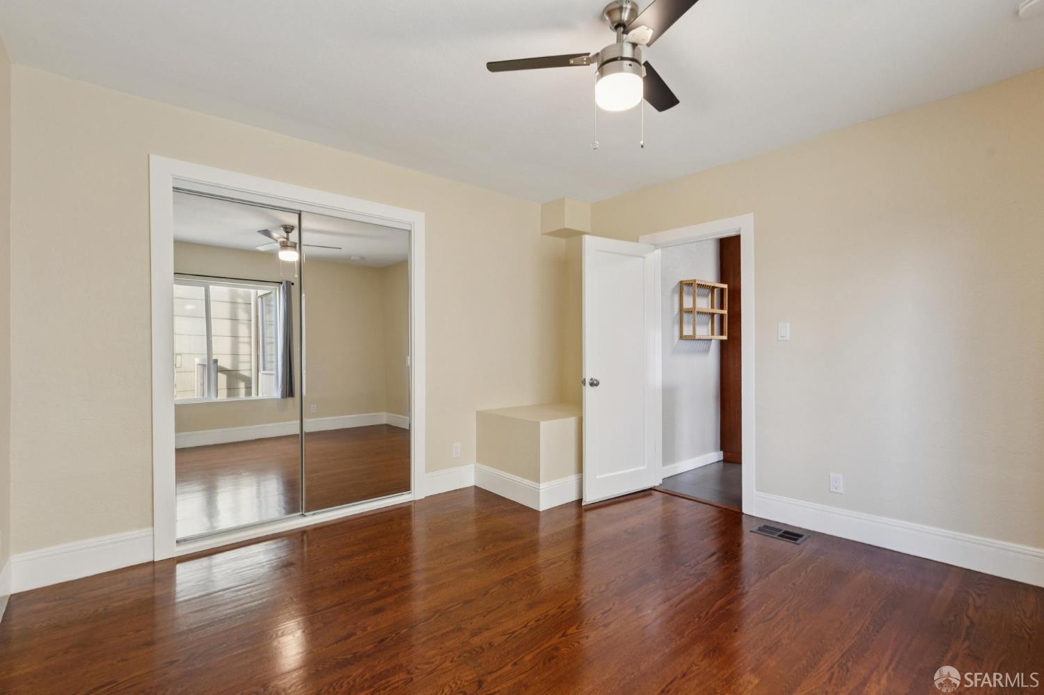 Detail Gallery Image 13 of 25 For 517 Nevada St, San Francisco,  CA 94110 - 4 Beds | 2 Baths