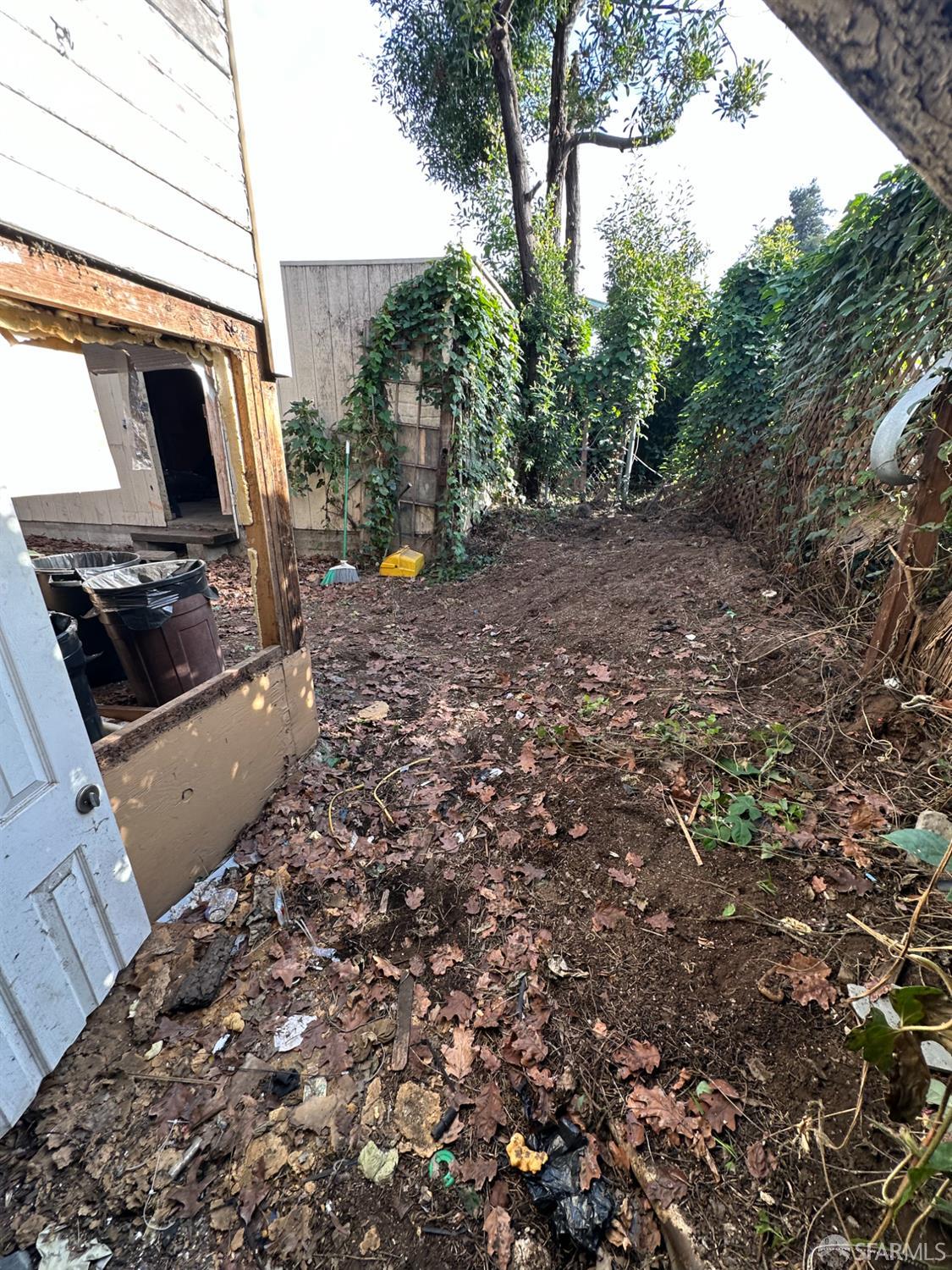 Detail Gallery Image 23 of 30 For 2140 27th Ave, Oakland,  CA 94601 - 2 Beds | 2 Baths