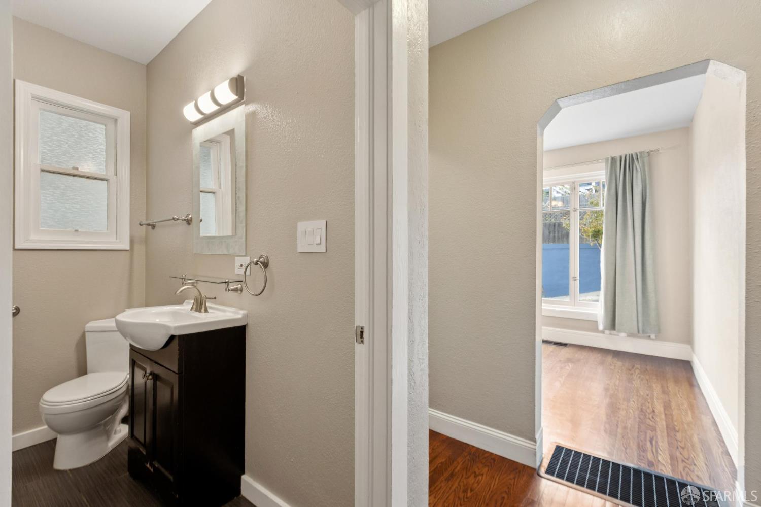 Detail Gallery Image 7 of 25 For 517 Nevada St, San Francisco,  CA 94110 - 4 Beds | 2 Baths