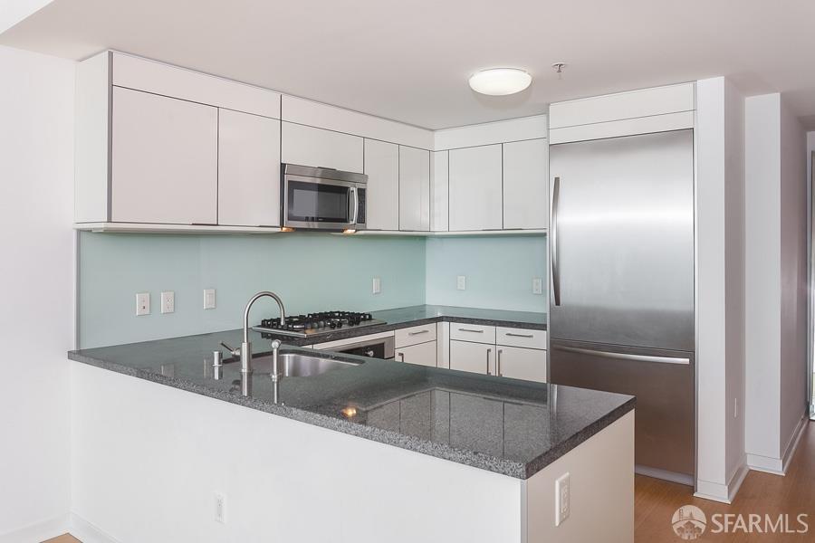Detail Gallery Image 2 of 25 For 338 Spear St 29e,  San Francisco,  CA 94105 - 2 Beds | 2 Baths