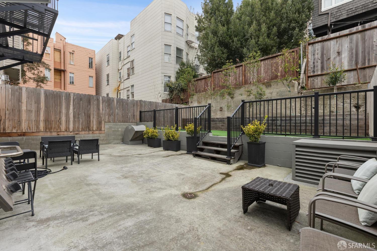 Detail Gallery Image 39 of 62 For 1624 Larkin St #4,  San Francisco,  CA 94109 - 1 Beds | 1 Baths