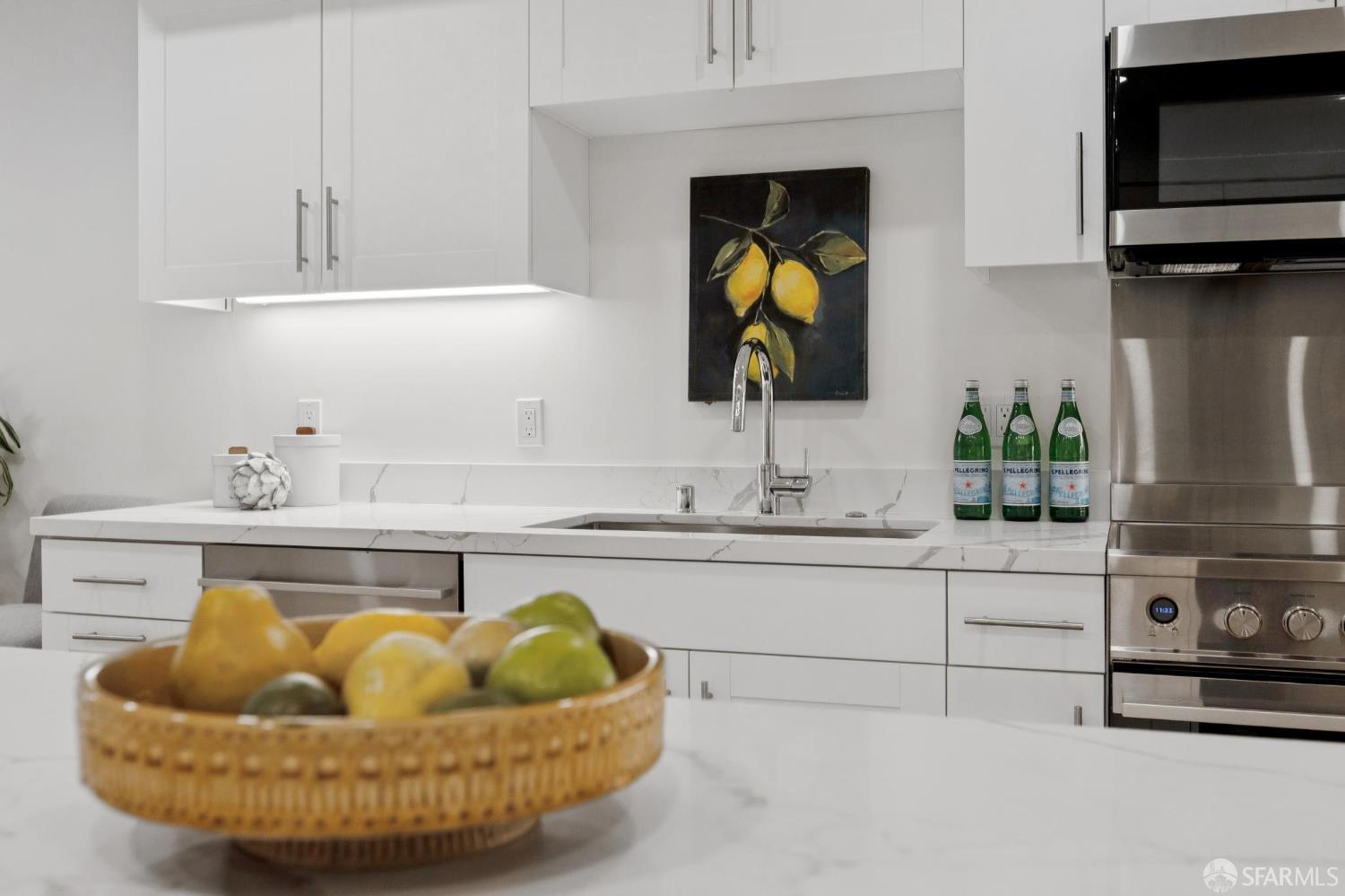 Detail Gallery Image 6 of 62 For 1624 Larkin St #4,  San Francisco,  CA 94109 - 1 Beds | 1 Baths