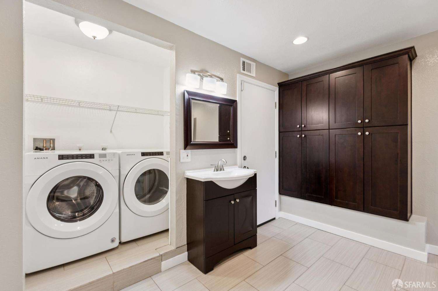 Detail Gallery Image 21 of 25 For 517 Nevada St, San Francisco,  CA 94110 - 4 Beds | 2 Baths