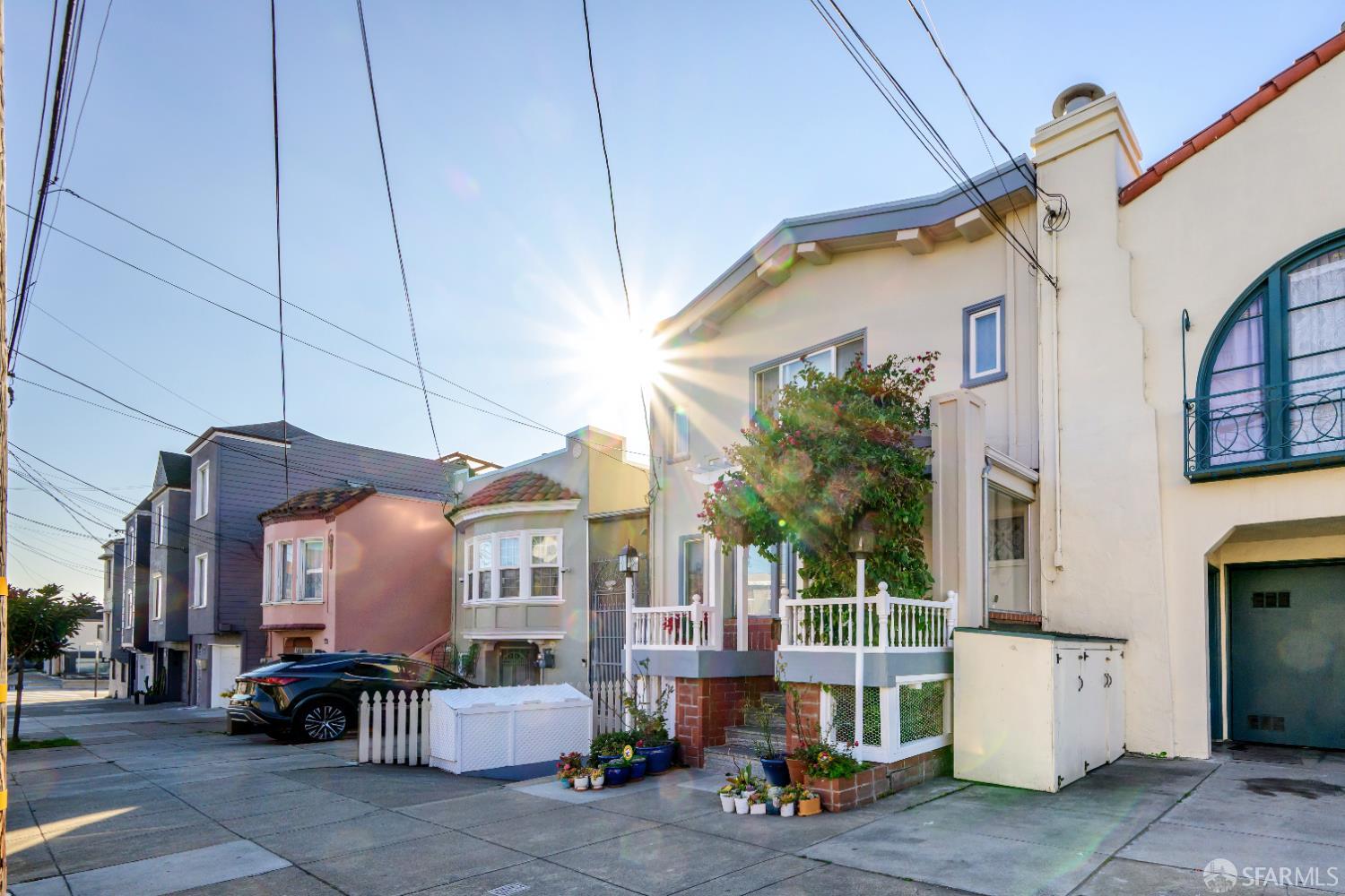 Detail Gallery Image 3 of 37 For 2371 30th Ave, San Francisco,  CA 94116 - 3 Beds | 1 Baths