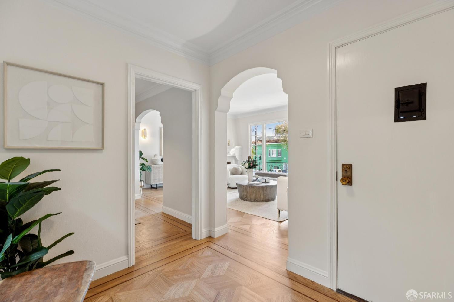 Detail Gallery Image 4 of 53 For 1472 Alemany Blvd, San Francisco,  CA 94112 - 2 Beds | 2 Baths