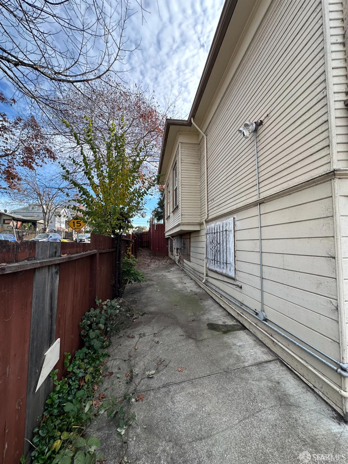 Detail Gallery Image 6 of 30 For 2140 27th Ave, Oakland,  CA 94601 - 2 Beds | 2 Baths