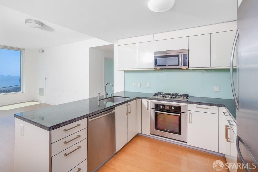 Detail Gallery Image 3 of 25 For 338 Spear St 29e,  San Francisco,  CA 94105 - 2 Beds | 2 Baths