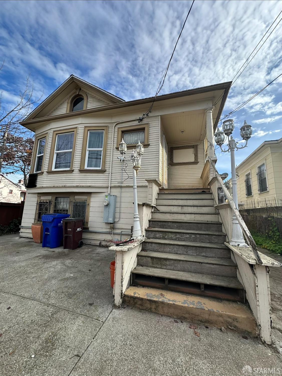 Detail Gallery Image 2 of 30 For 2140 27th Ave, Oakland,  CA 94601 - 2 Beds | 2 Baths