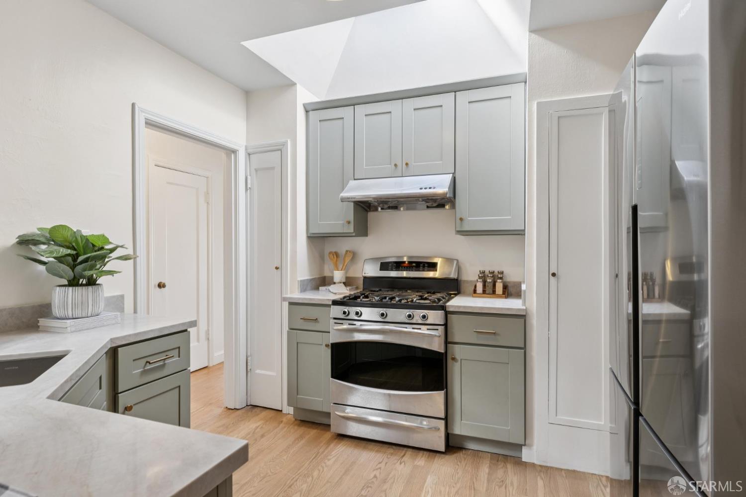 Detail Gallery Image 23 of 53 For 1472 Alemany Blvd, San Francisco,  CA 94112 - 2 Beds | 2 Baths