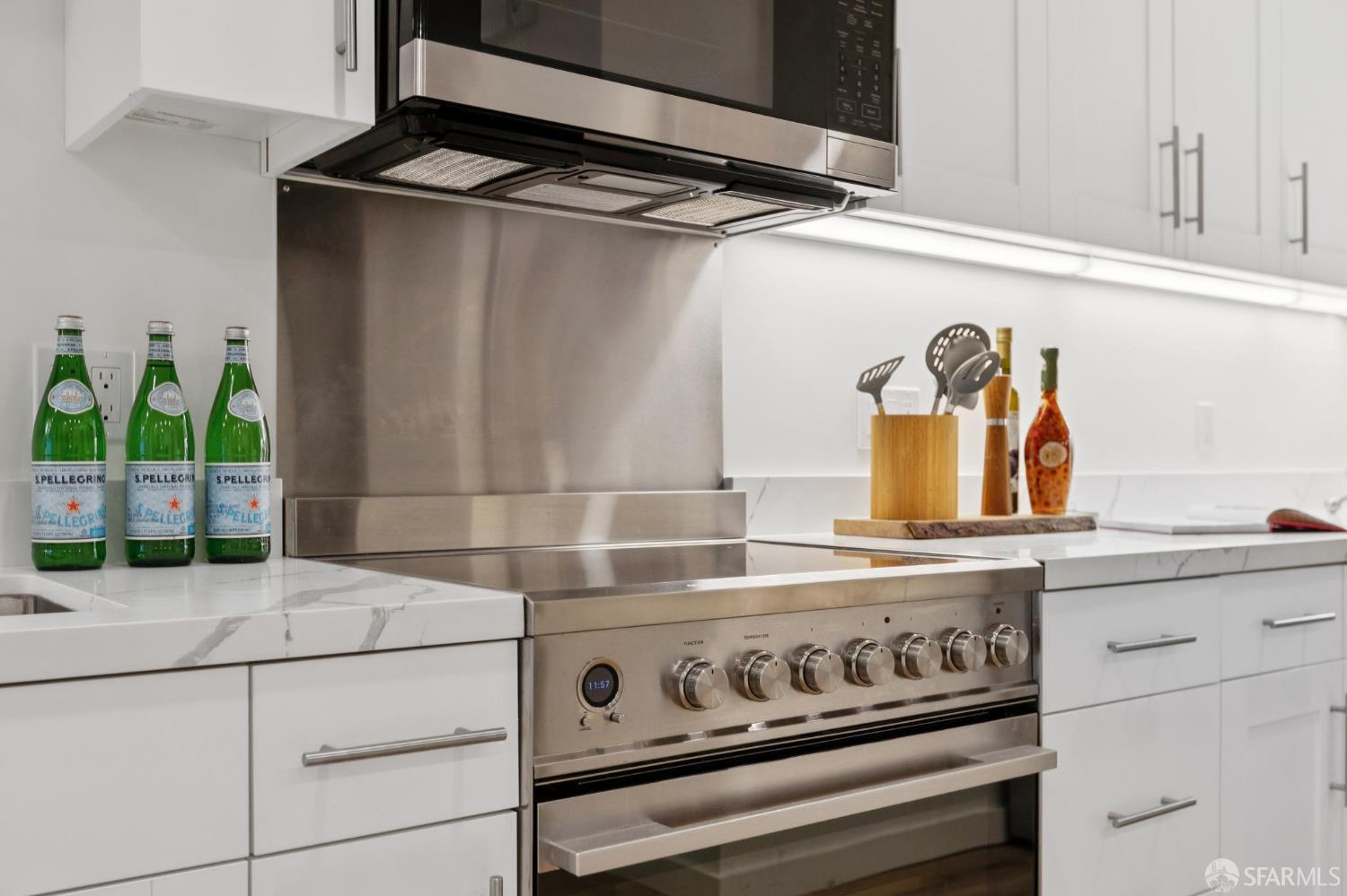 Detail Gallery Image 9 of 62 For 1624 Larkin St #4,  San Francisco,  CA 94109 - 1 Beds | 1 Baths