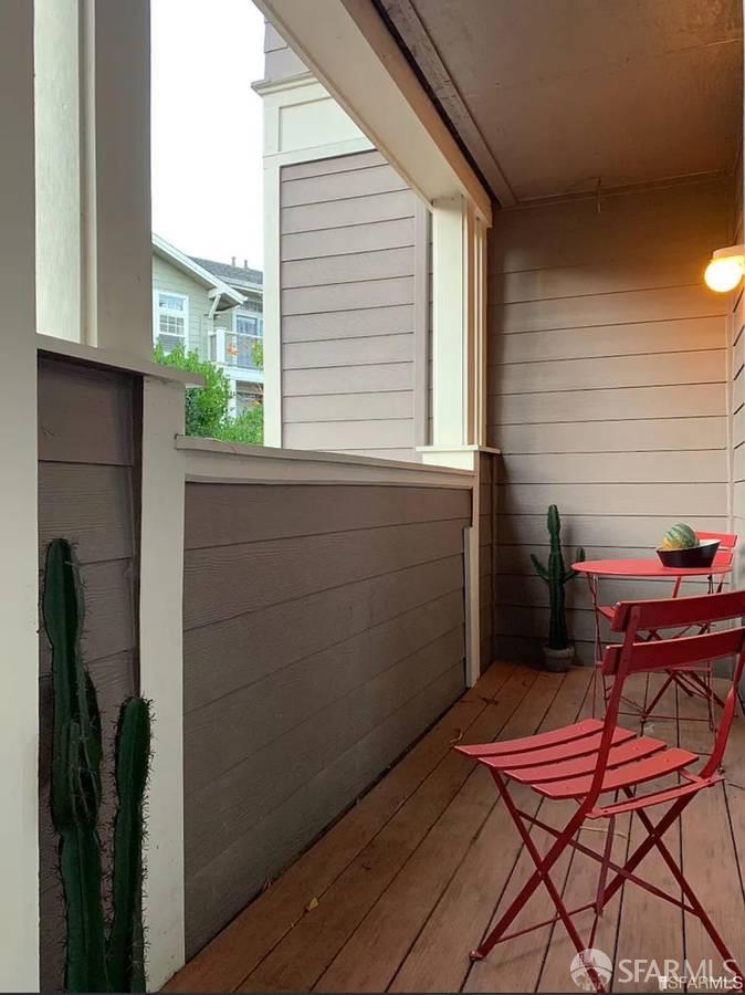 Detail Gallery Image 3 of 3 For 513 Swallowtail Ct, Brisbane,  CA 94005 - 2 Beds | 2 Baths