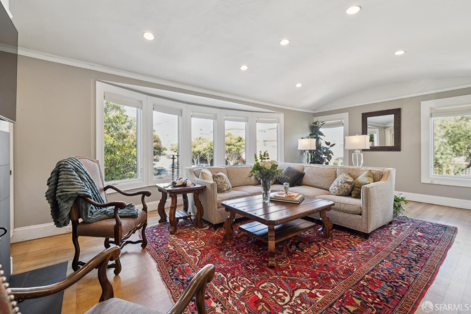 Detail Gallery Image 9 of 71 For 245 Alhambra St, San Francisco,  CA 94123 - 4 Beds | 3/1 Baths