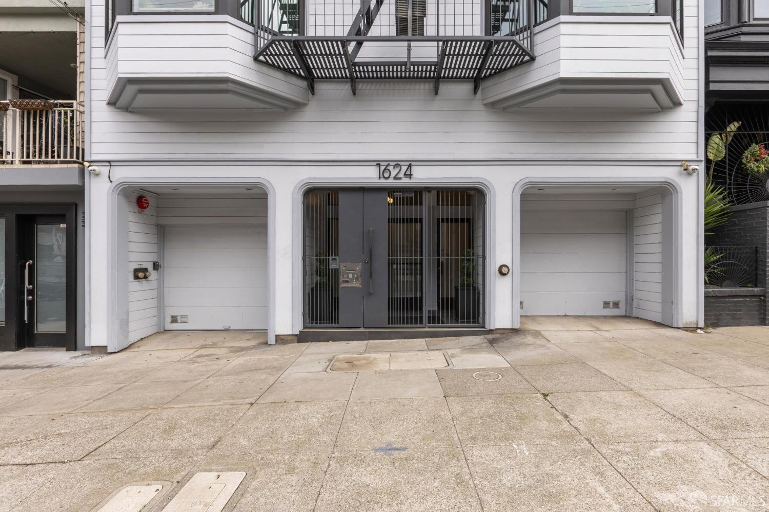 Detail Gallery Image 61 of 62 For 1624 Larkin St #4,  San Francisco,  CA 94109 - 1 Beds | 1 Baths