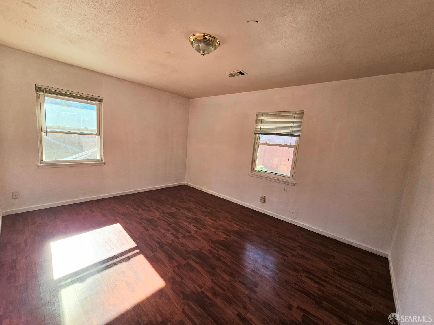 Detail Gallery Image 9 of 16 For 864 Lester Ave, Hayward,  CA 94541 - 3 Beds | 1 Baths