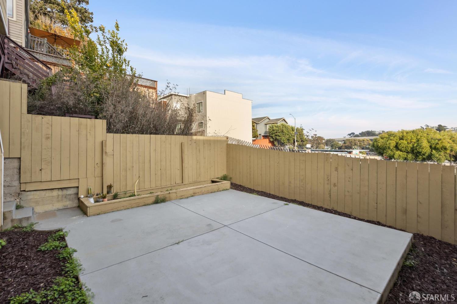 Detail Gallery Image 23 of 25 For 517 Nevada St, San Francisco,  CA 94110 - 4 Beds | 2 Baths