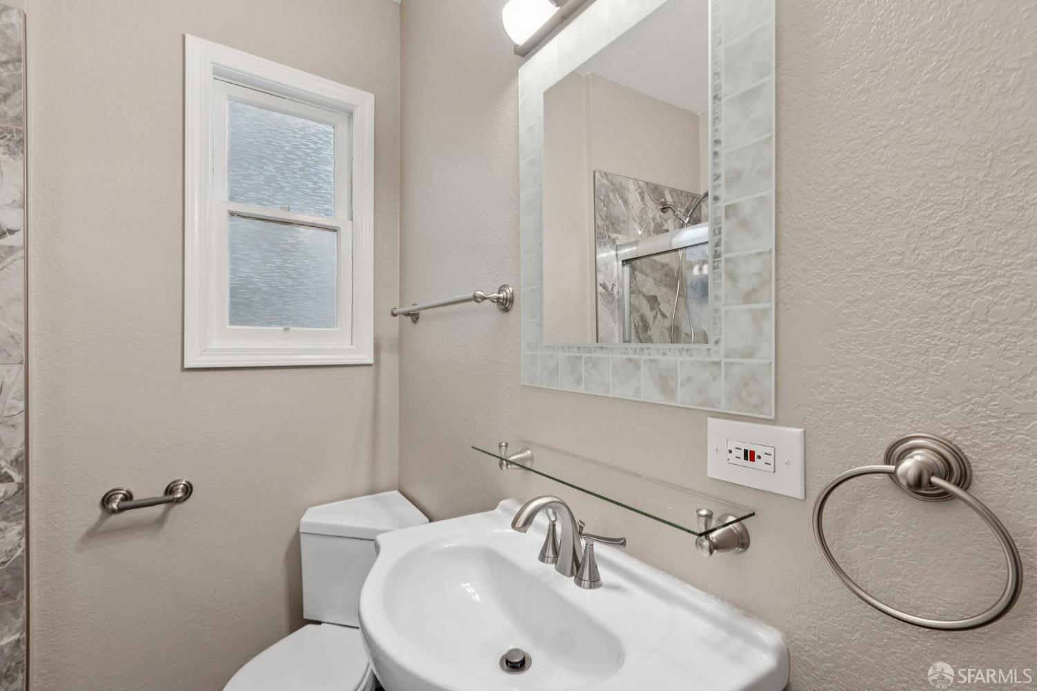 Detail Gallery Image 8 of 25 For 517 Nevada St, San Francisco,  CA 94110 - 4 Beds | 2 Baths