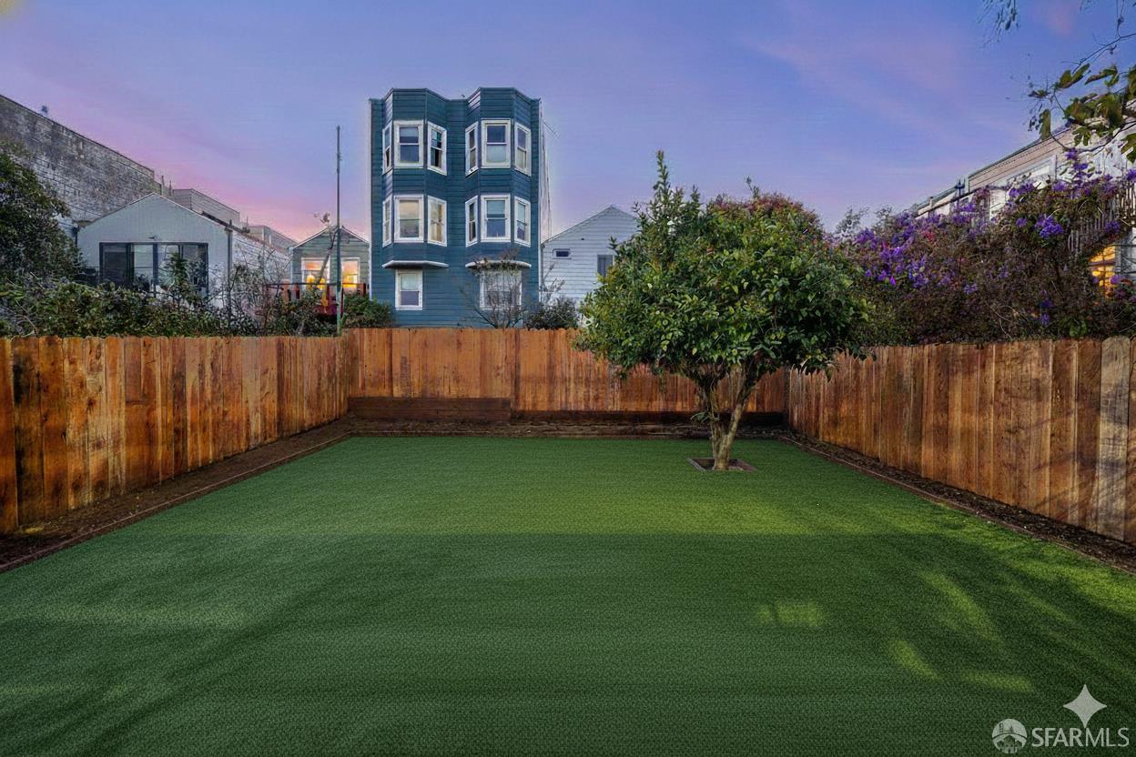 Detail Gallery Image 18 of 18 For 18 Sanchez St #20,  San Francisco,  CA 94114 - 3 Beds | 2 Baths