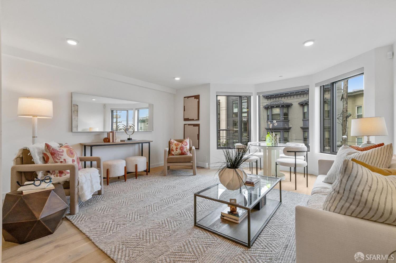 Detail Gallery Image 13 of 62 For 1624 Larkin St #4,  San Francisco,  CA 94109 - 1 Beds | 1 Baths