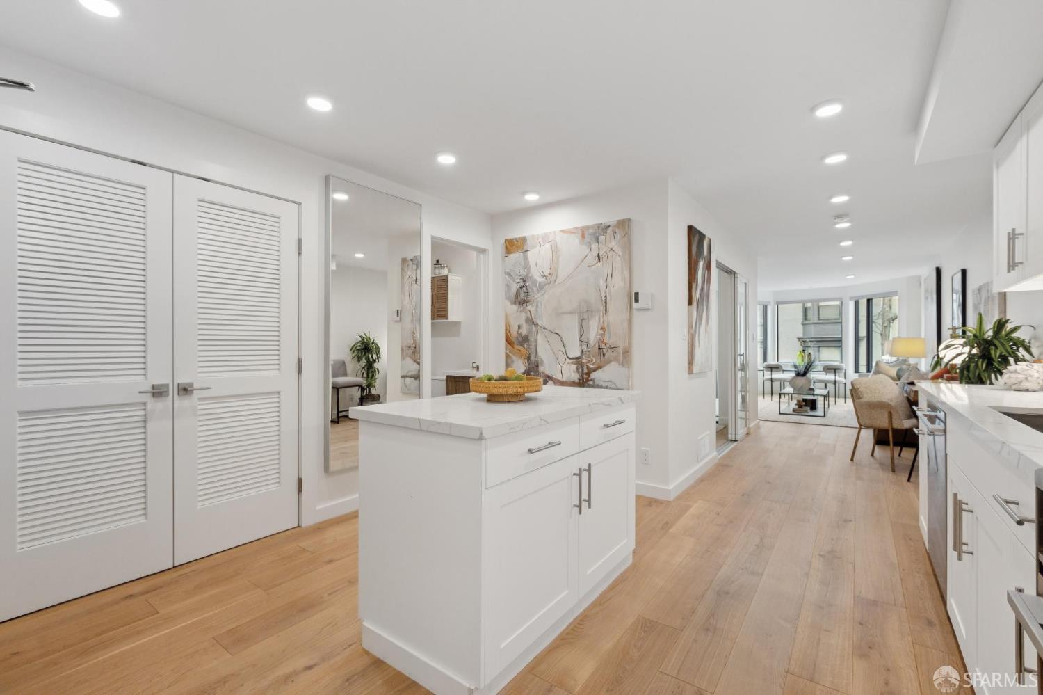 Detail Gallery Image 11 of 62 For 1624 Larkin St #4,  San Francisco,  CA 94109 - 1 Beds | 1 Baths