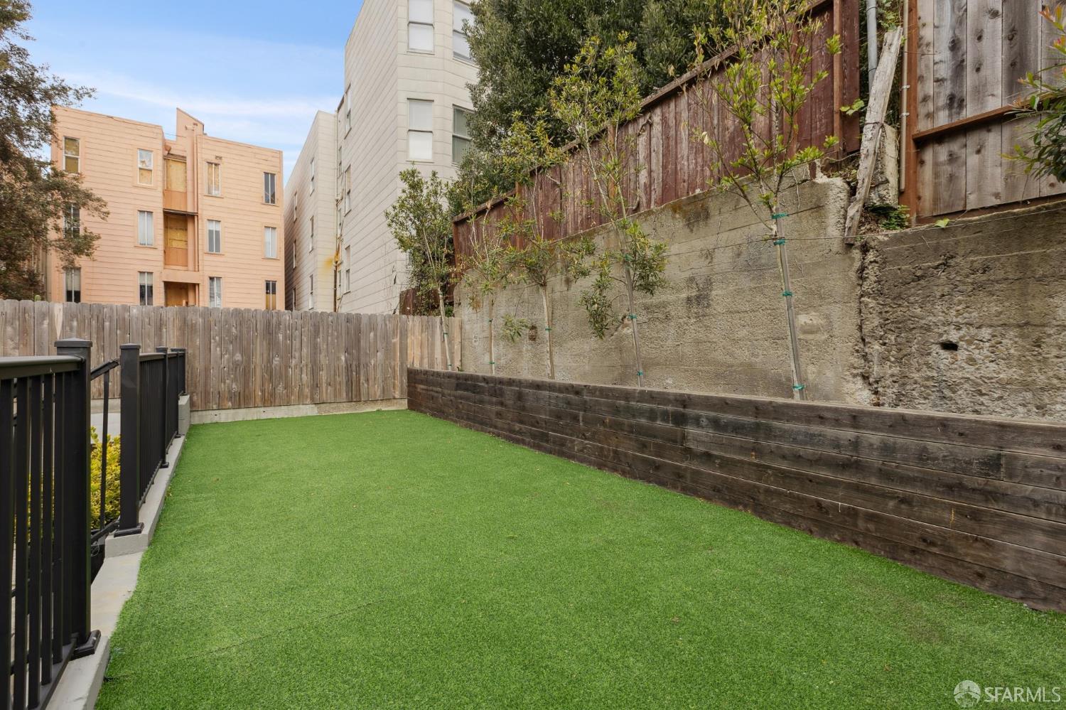 Detail Gallery Image 43 of 62 For 1624 Larkin St #4,  San Francisco,  CA 94109 - 1 Beds | 1 Baths