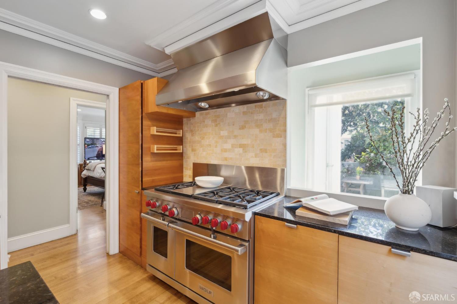 Detail Gallery Image 17 of 71 For 245 Alhambra St, San Francisco,  CA 94123 - 4 Beds | 3/1 Baths