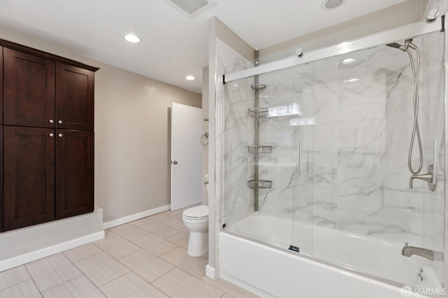 Detail Gallery Image 20 of 25 For 517 Nevada St, San Francisco,  CA 94110 - 4 Beds | 2 Baths