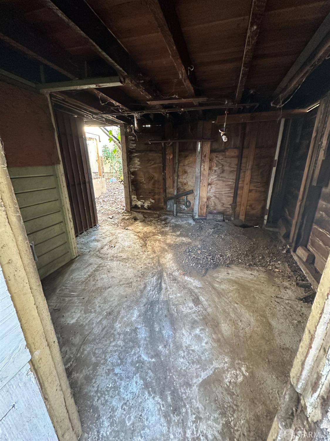 Detail Gallery Image 22 of 30 For 2140 27th Ave, Oakland,  CA 94601 - 2 Beds | 2 Baths