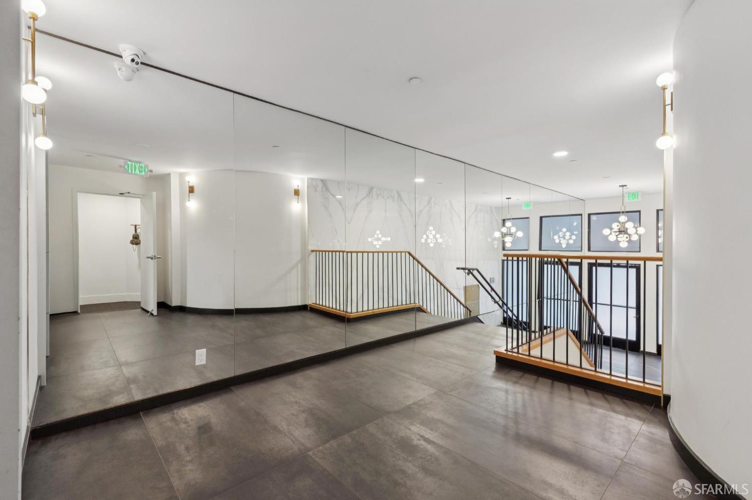 Detail Gallery Image 55 of 62 For 1624 Larkin St #4,  San Francisco,  CA 94109 - 1 Beds | 1 Baths