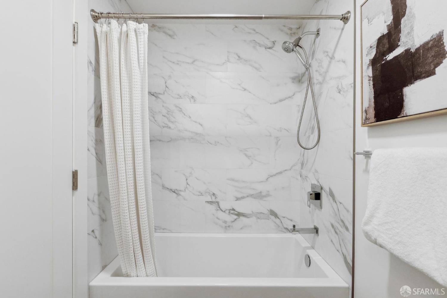 Detail Gallery Image 33 of 62 For 1624 Larkin St #4,  San Francisco,  CA 94109 - 1 Beds | 1 Baths