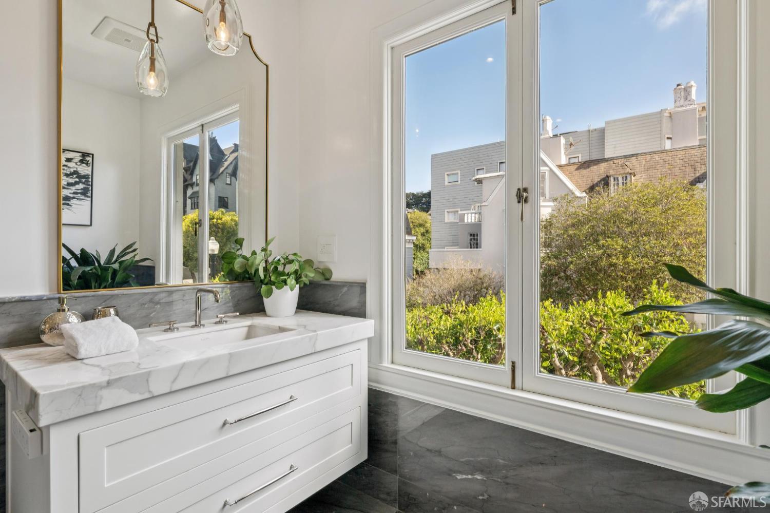 Detail Gallery Image 48 of 94 For 3300 Jackson St, San Francisco,  CA 94118 - 5 Beds | 6/2 Baths