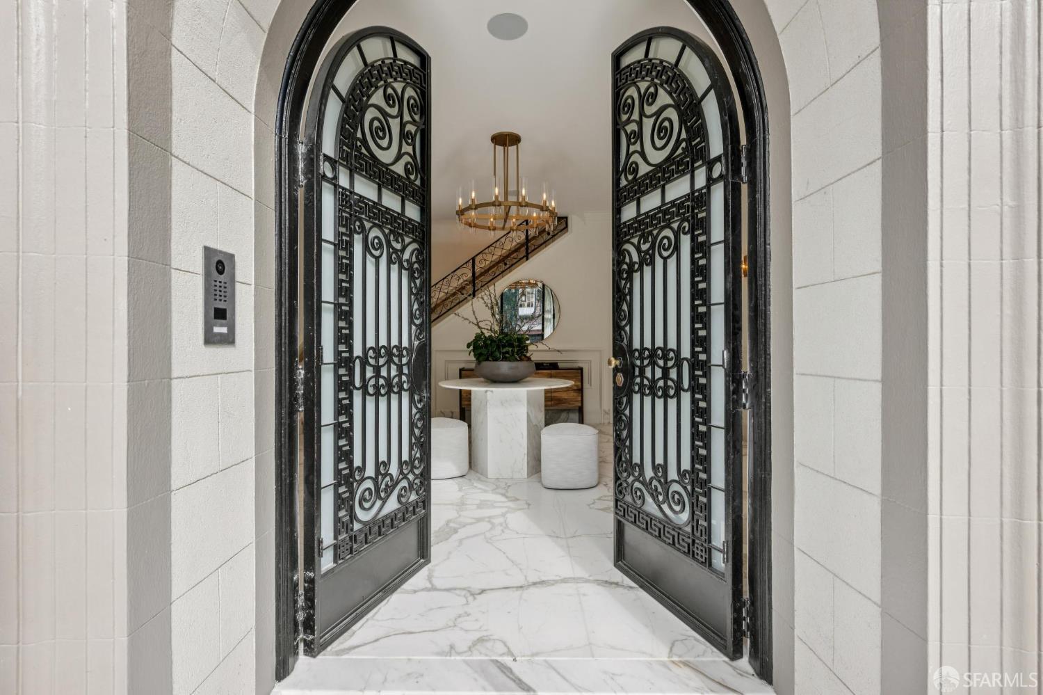 Detail Gallery Image 3 of 94 For 3300 Jackson St, San Francisco,  CA 94118 - 5 Beds | 6/2 Baths