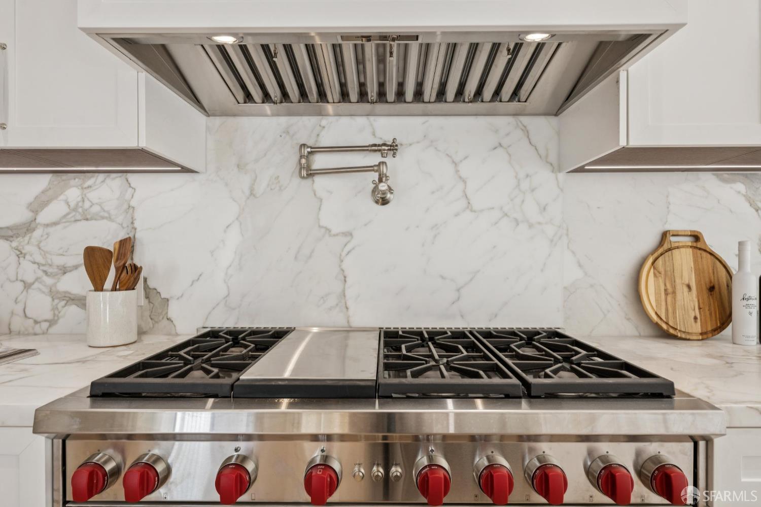 Detail Gallery Image 24 of 94 For 3300 Jackson St, San Francisco,  CA 94118 - 5 Beds | 6/2 Baths