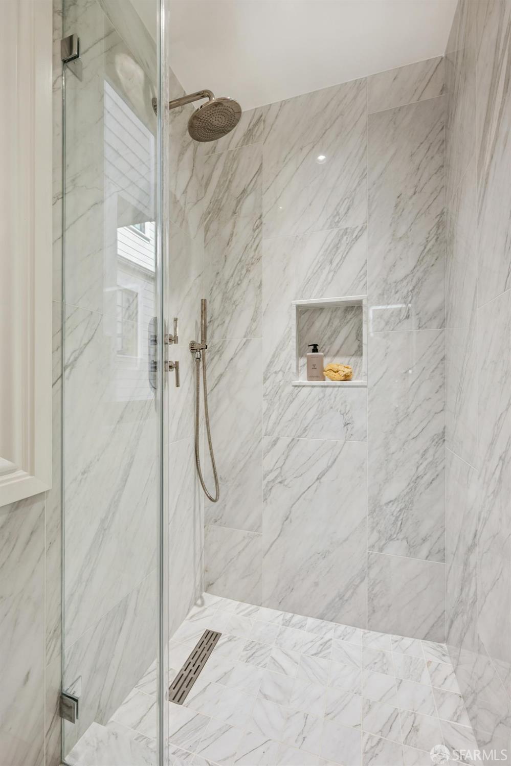 Detail Gallery Image 17 of 94 For 3300 Jackson St, San Francisco,  CA 94118 - 5 Beds | 6/2 Baths