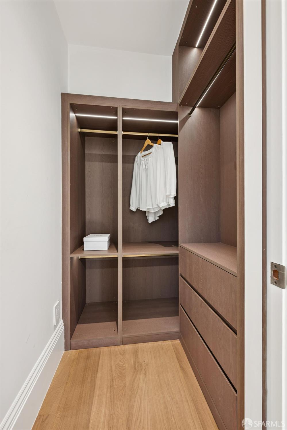 Detail Gallery Image 52 of 94 For 3300 Jackson St, San Francisco,  CA 94118 - 5 Beds | 6/2 Baths